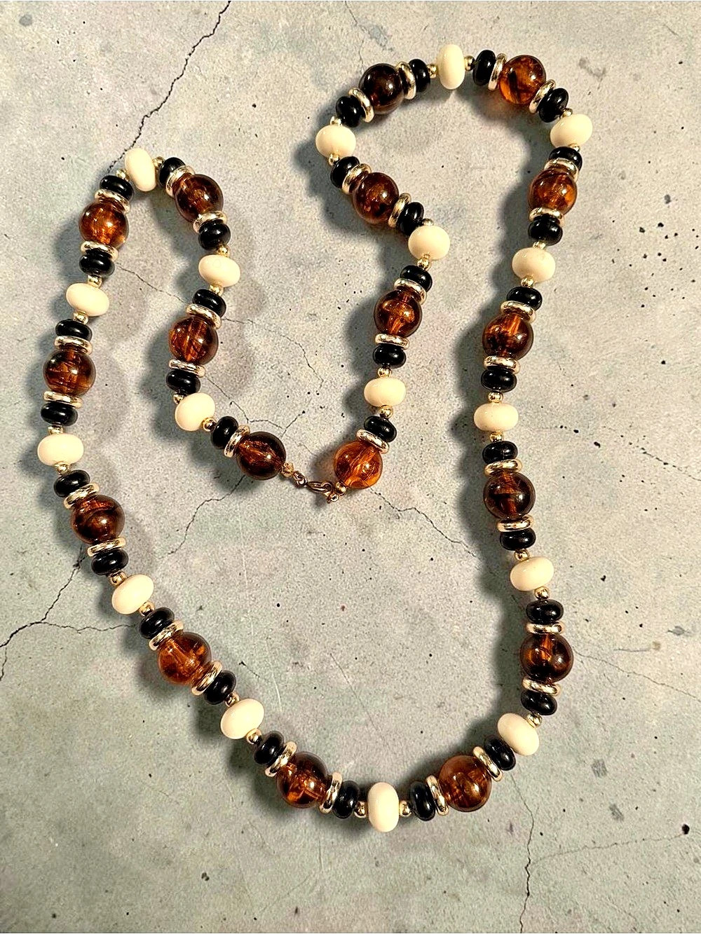 Vintage Beaded Necklace in Brown & Black Like New